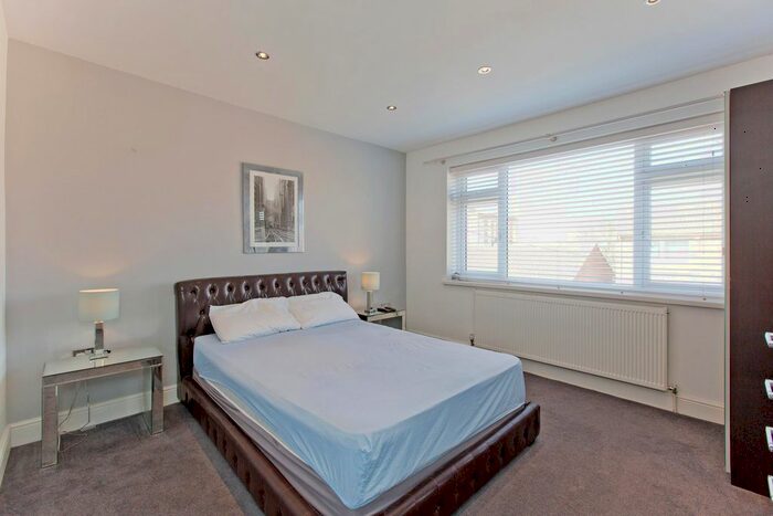 4 Bedroom End Of Terrace House To Rent In Fisher Street, Canningtown, E16