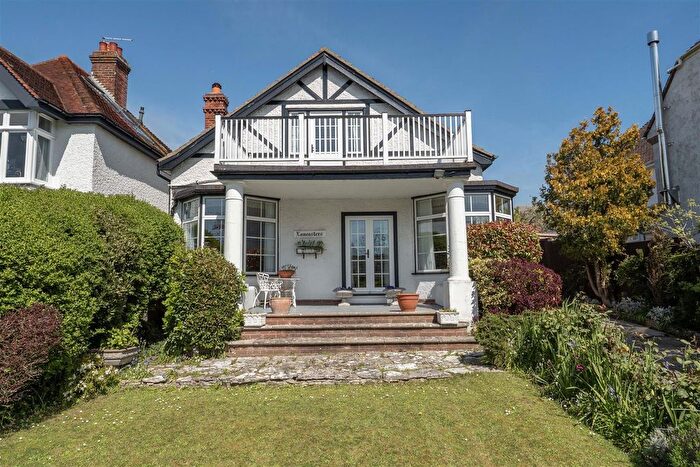 3 Bedroom Property For Sale In Walrond Road, Swanage, BH19