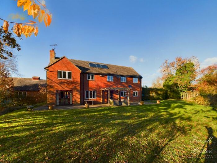 5 Bedroom Detached House For Sale In Shepperds Close, North Marston, MK18