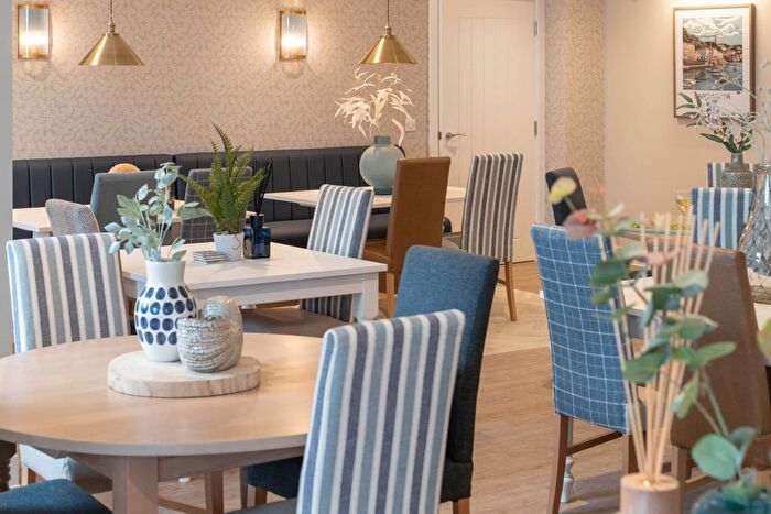 1 Bedroom Flat To Rent In Dartmouth, TQ6