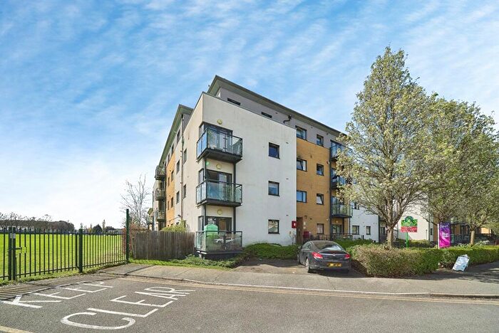 1 Bedroom Flat For Sale In Cottons Approach, Romford, RM7