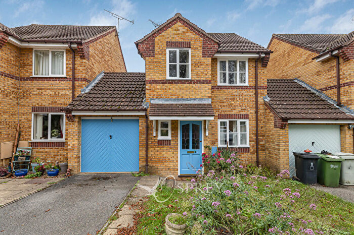 3 Bedroom Link Detached House To Rent In Springfield Way, Oakham, LE15