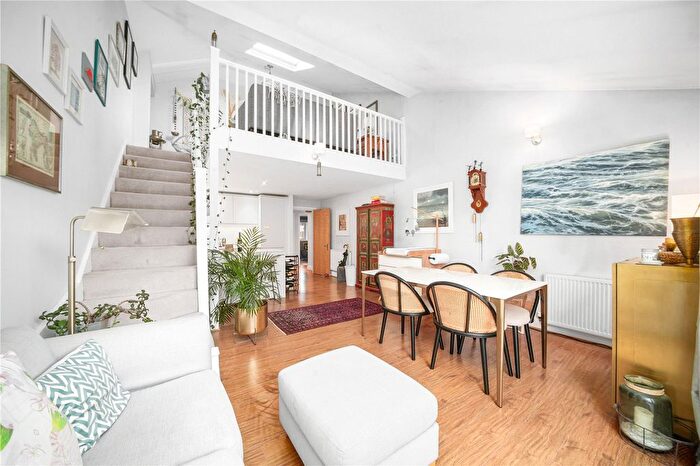 2 Bedroom Flat For Sale In Conrad House, Victory Place, E14