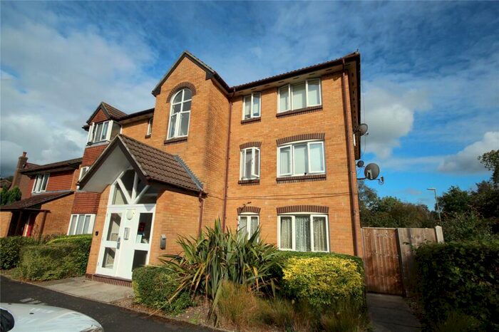 1 Bedroom Apartment To Rent In Charing Close, Ringwood, Hampshire, BH24