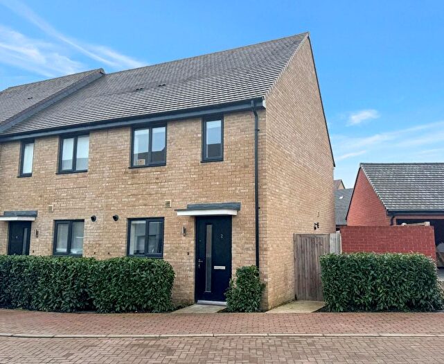 2 Bedroom End Of Terrace House For Sale In Meadow View, Kingsnorth, Ashford, TN25