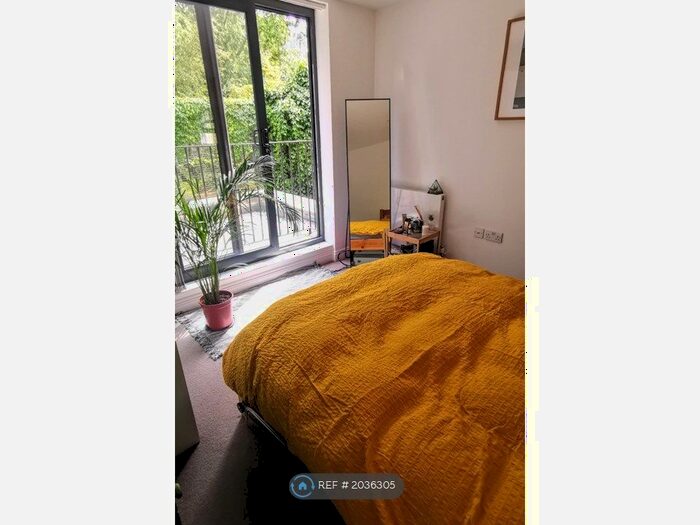 2 Bedroom Flat To Rent In Birnam Road, London, N4