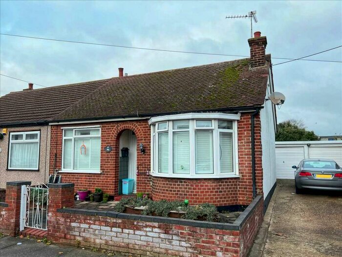 2 Bedroom Bungalow To Rent In Southend On Sea, SS2