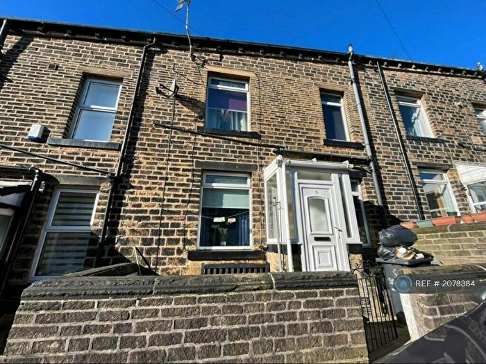 3 Bedroom Terraced House To Rent In Arnold Street, Sowerby Bridge, HX6