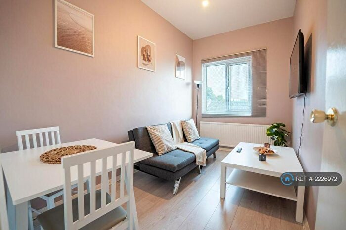 2 Bedroom Flat To Rent In Selhurst Road, London, SE25