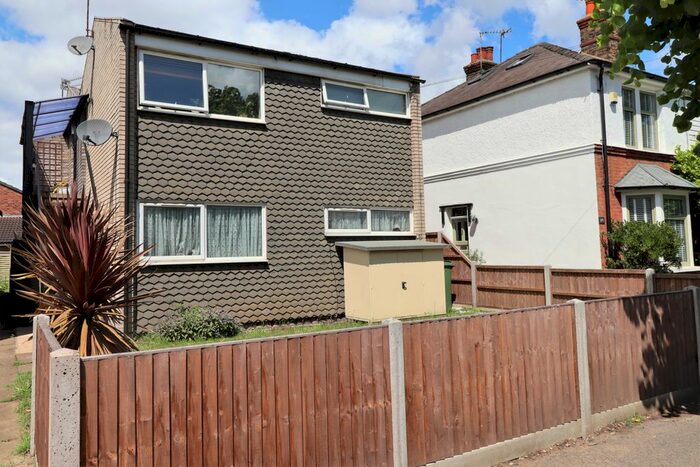 1 Bedroom Maisonette To Rent In Molesey Road, Hersham, Surrey, KT12