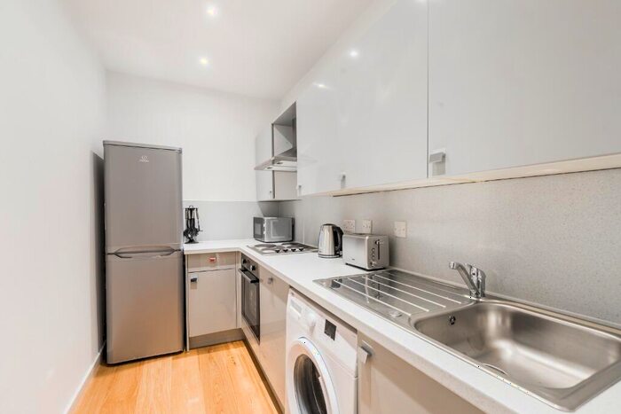 1 Bedroom Flat To Rent In Cathcart Place, Dalry, Edinburgh, EH11