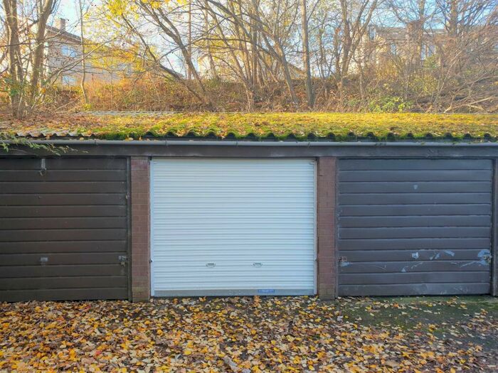 Garage / Parking To Rent In Clarence Gardens, Glasgow, G11