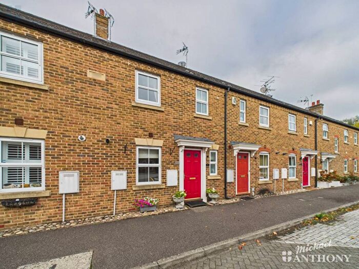 3 Bedroom Terraced House For Sale In Arncott Way, Aylesbury, Buckinghamshire, HP19