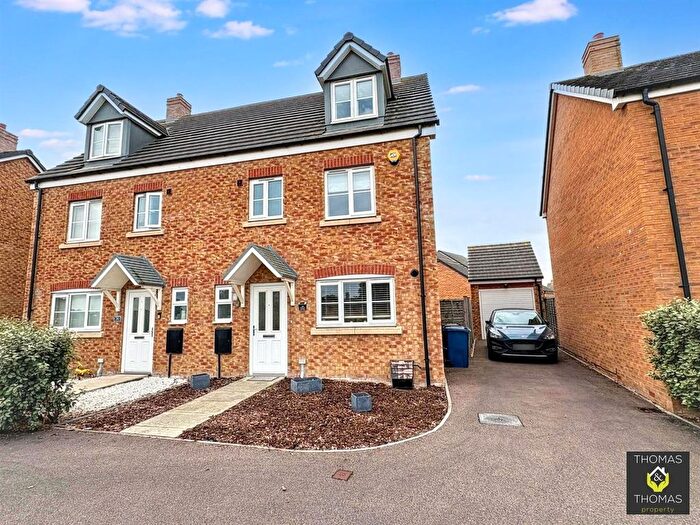 4 Bedroom Semi Detached House For Sale In Meadow Lane, Longford, GL2