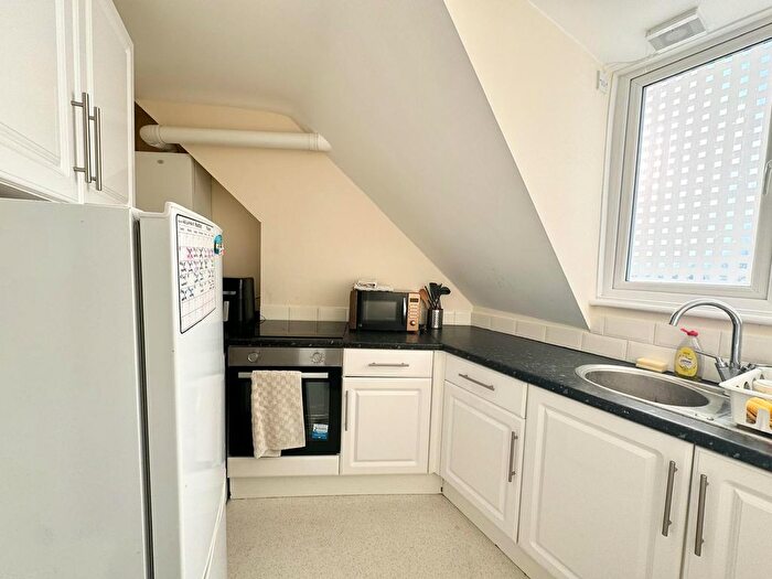 1 Bedroom Flat To Rent In Station Road, West Wickham, BR4