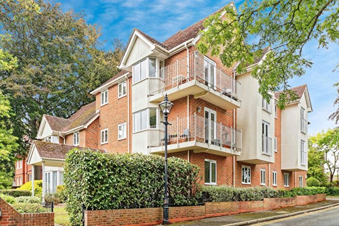 2 Bedroom Apartment For Sale In Rheims Court, Canterbury, CT2
