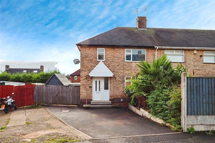 3 Bedroom End Of Terrace House For Sale In Pinewood Gardens, Clifton, Nottingham, NG11