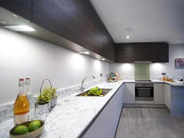 2 Bedroom Apartment To Rent In Stoke Road, Slough, Berkshire, SL2
