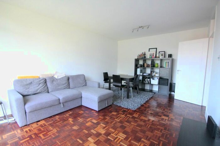 2 Bedroom Flat To Rent In Burton Lodge, Portinscale Road, Putney, SW15