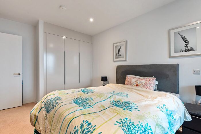 1 Bedroom Flat To Rent In Deacon Street, London, SE17