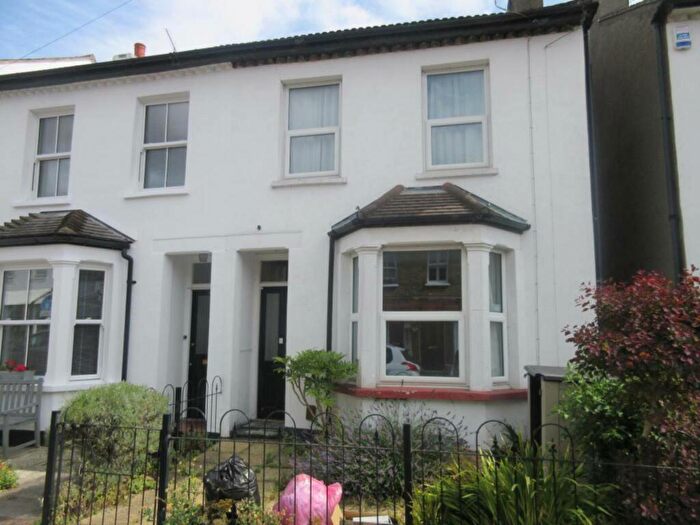 2 Bedroom Terraced House To Rent In West Street, Leigh On Sea, SS9