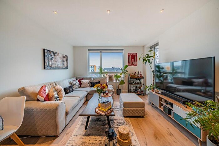 1 Bedroom Flat For Sale In High Street, Crouch End, London, N8