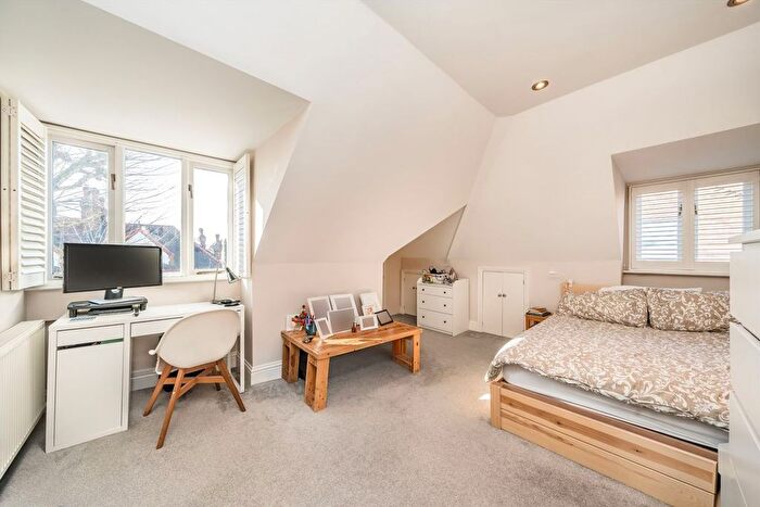 2 Bedroom Flat For Sale In Enmore Road, Putney, SW15
