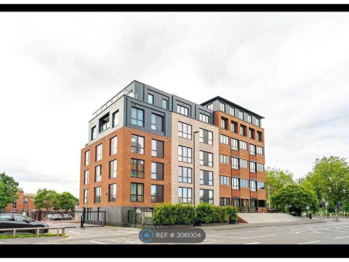 1 Bedroom Flat To Rent In Park House Apartments, Slough, SL1