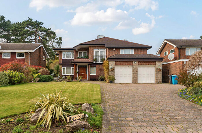 6 Bedroom Detached House For Sale In Westleigh Drive, Bromley, BR1