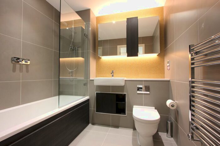 1 Bedroom Flat To Rent In Skylark Point, Newnton Close, London, N4