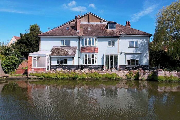 3 Bedroom Semi-Detached House For Sale In Northgate, Beccles, NR34