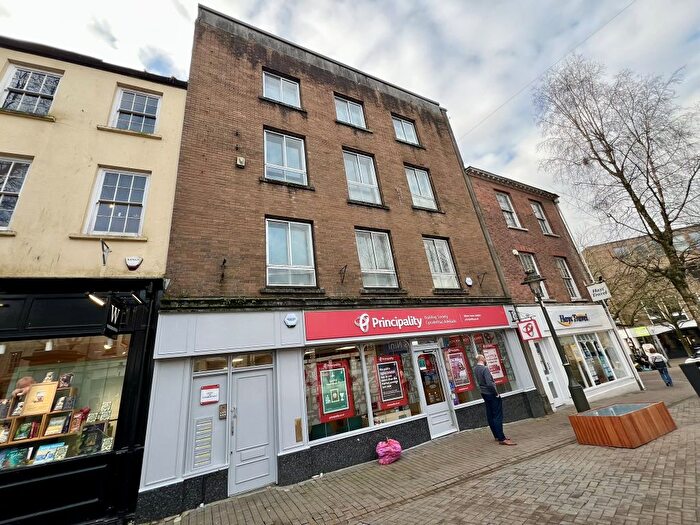1 Bedroom Flat To Rent In Guildhall Square, Carmarthen, SA31