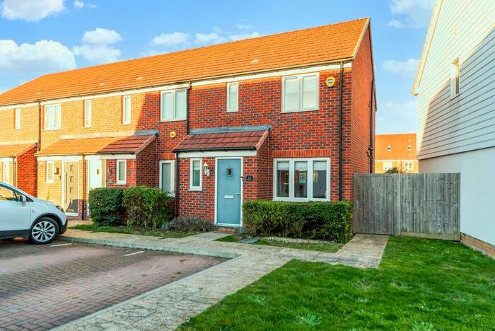 3 Bedroom End Of Terrace House For Sale In Abbey Mead Close, Dartford, DA1
