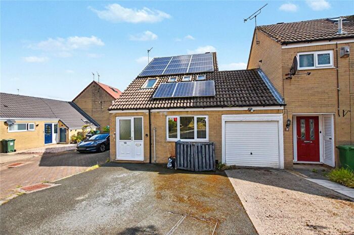 3 Bedroom Semi-Detached House For Sale In Rooms Fold, Morley, Leeds, West Yorkshire, LS27