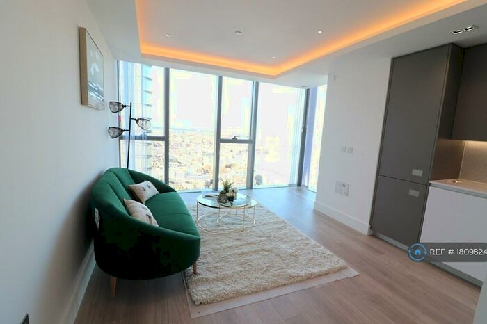2 Bedroom Flat To Rent In Carrara Tower, London, EC1V