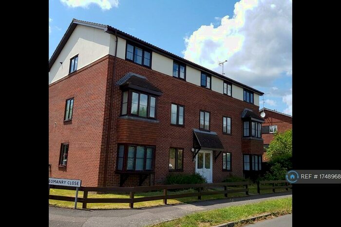 1 Bedroom Flat To Rent In Firle Court, Epsom, KT17