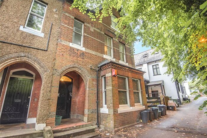 1 Bedroom Flat For Sale In Summerhill Villas, Susan Wood, Chislehurst, BR7