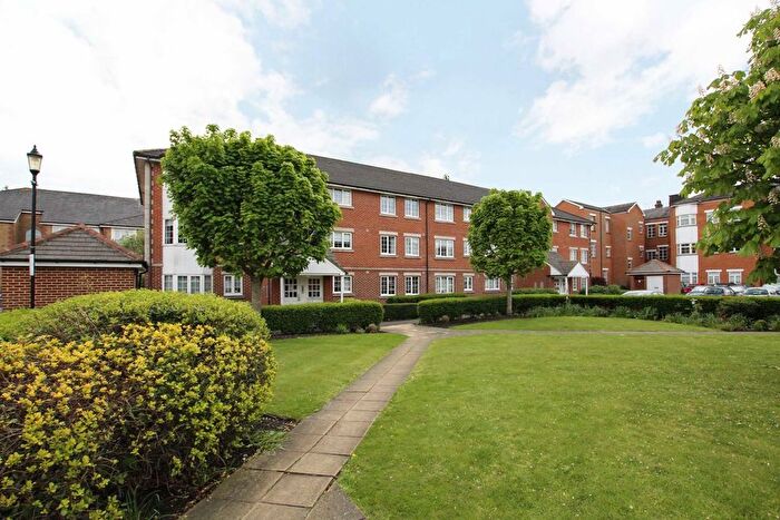 1 Bedroom Flat To Rent In Sigrist Square, Kingston Upon Thames, KT2