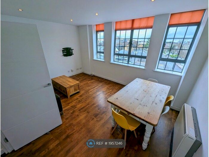 2 Bedroom Flat To Rent In Alexandria Road, West Ealing, W13