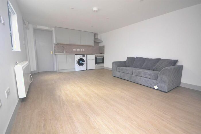 1 Bedroom Flat To Rent In Christchurch Road, Reading, RG2