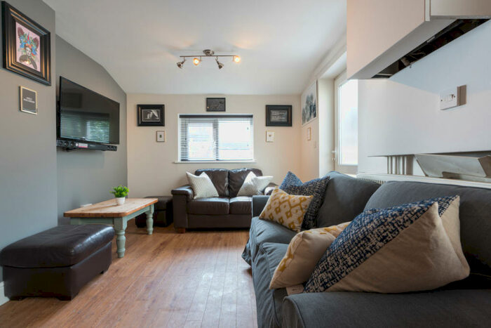 7 Bedroom Terraced House To Rent In Glenroy Street, Cardiff, CF24