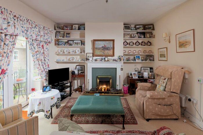 2 Bedroom Retirement Property For Sale In Hays Park, Sedgehill, SP7