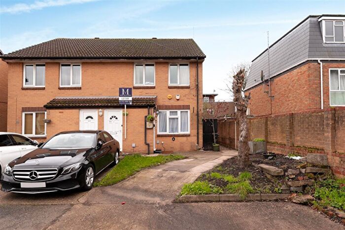 1 Bedroom Maisonette For Sale In Pippins Close, West Drayton, UB7