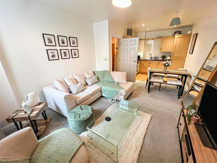 1 Bedroom Apartment For Sale In Ushers Court, Trowbridge, BA14