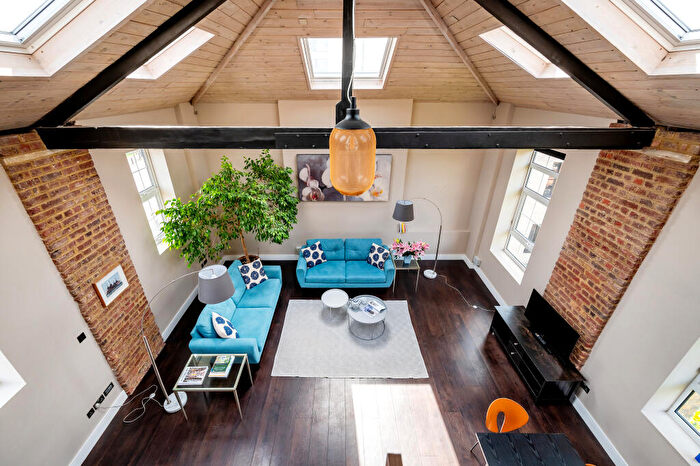 3 Bedroom Apartment To Rent In Alexander Studios, Battersea, SW11