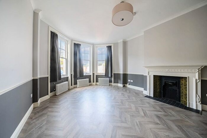 3 Bedroom Flat To Rent In Alexandra Park Road, London, N10