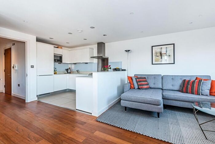 2 Bedroom Flat To Rent In Great Portland Street, Fitzrovia, London, W1W