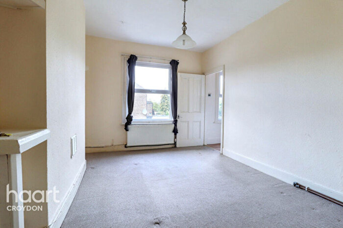 1 Bedroom Flat To Rent In Dagnall Park, London, SE25