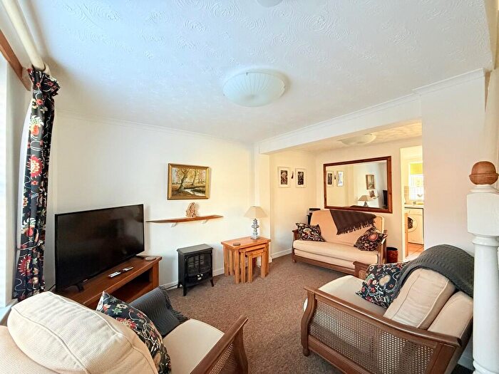 2 Bedroom Cottage For Sale In Shore Road, Hythe, Southampton, SO45