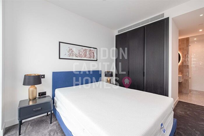 2 Bedroom Apartment To Rent In Legacy Building, Viaduct Gardens, London, SW11